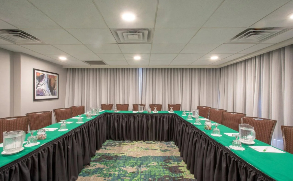 Holiday Inn & Suites Parsippany Fairfield by IHG - Général