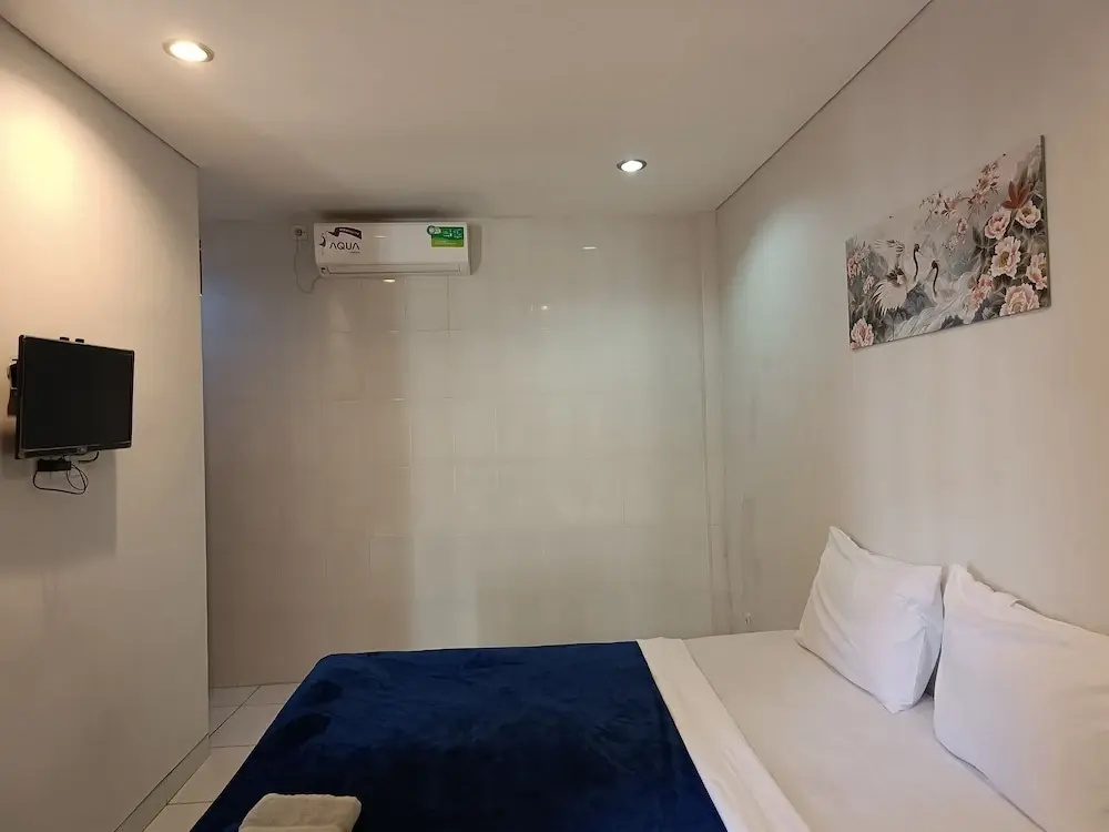 Standard Double room with pool view (full double bed)