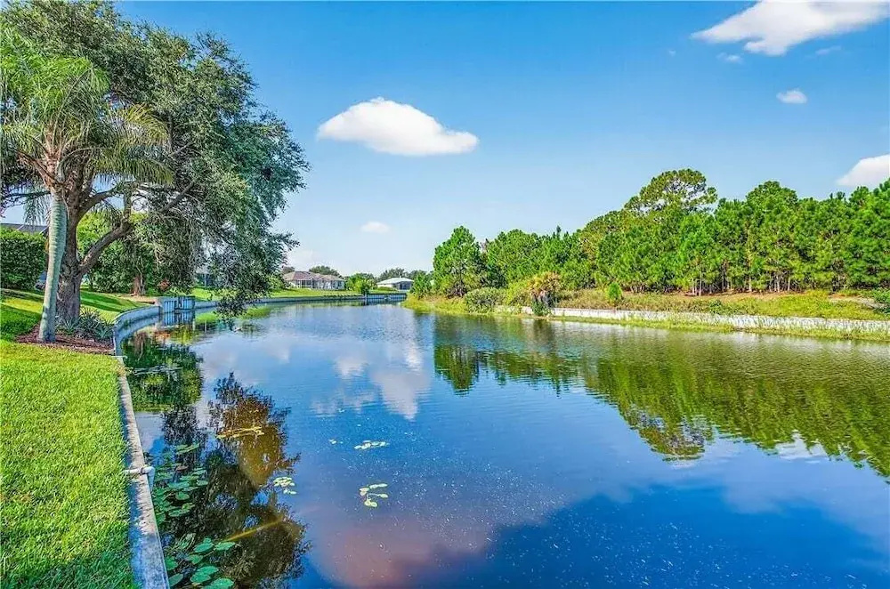 Relaxing Family Retreat In The Heart Of Sebastian 3 Bedroom Home