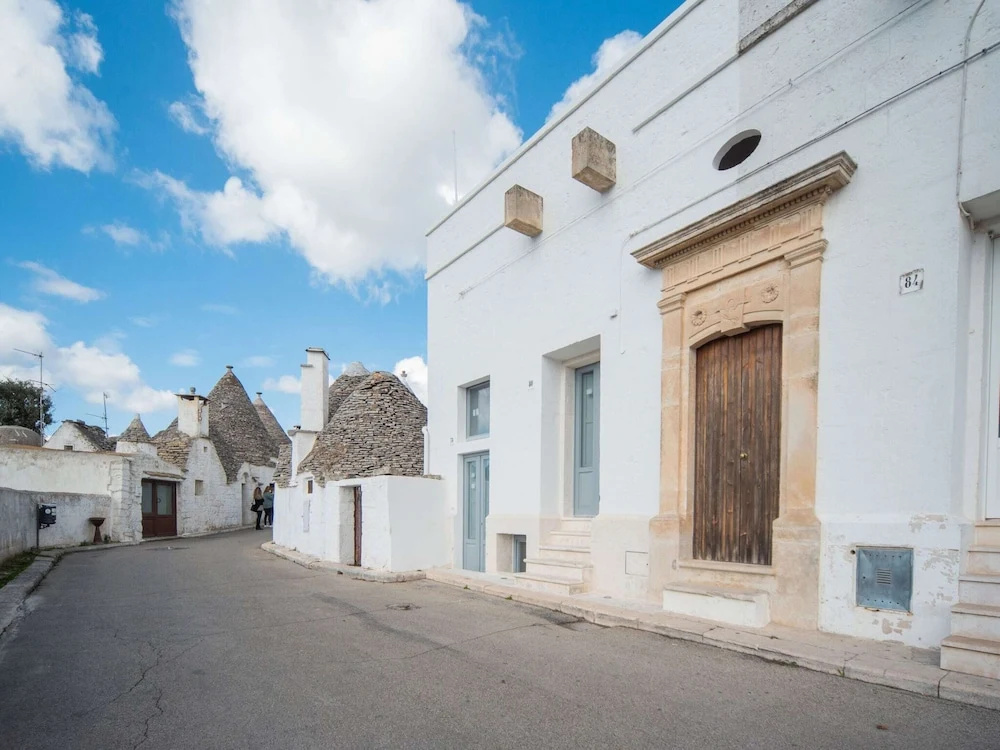 Cozy Cottage in Alberobello with Private Garden