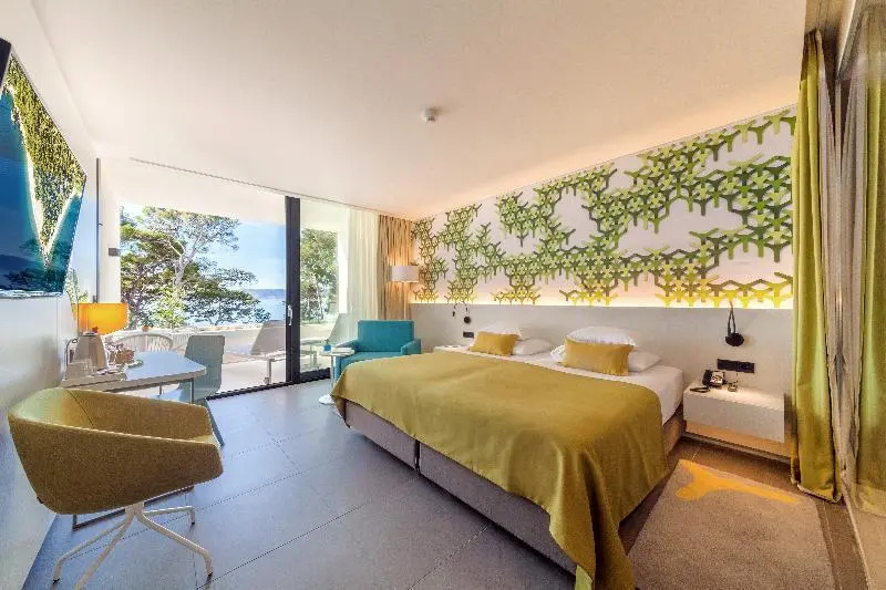 Premium Double room (full double bed)