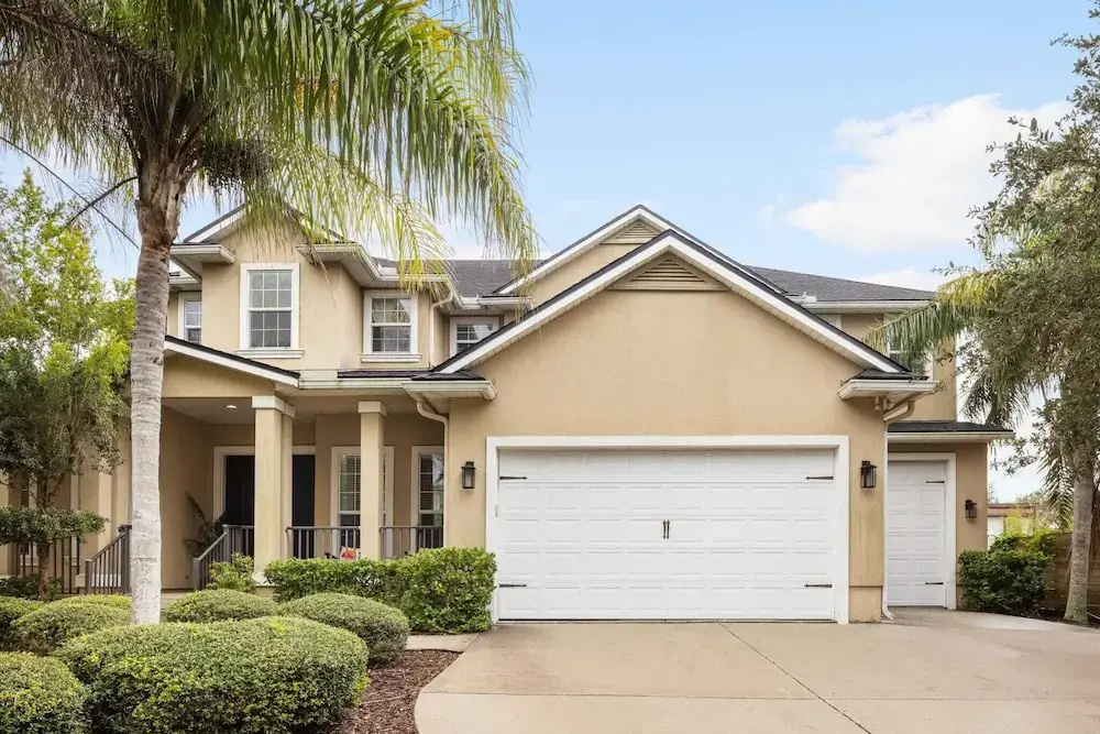 Sleeps 18! Pool, Hottub, Game Room, Blocks to Beach Vilano Villa by Avantstay