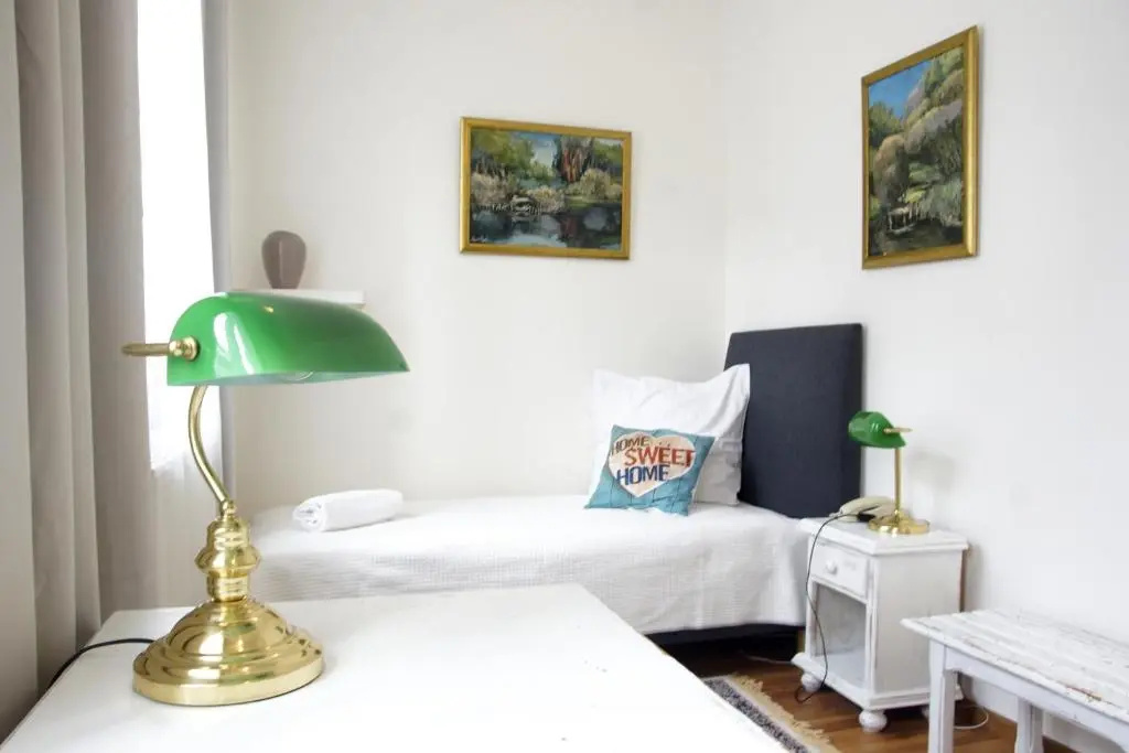 Dom Literatury Pokoje Gościnne - Chambres
