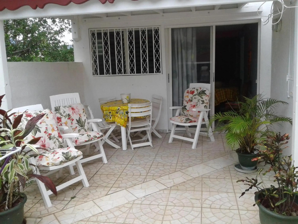 Maison de 2 chambres avec jardin clos et wifi a Le Moule a 2 km de la plage