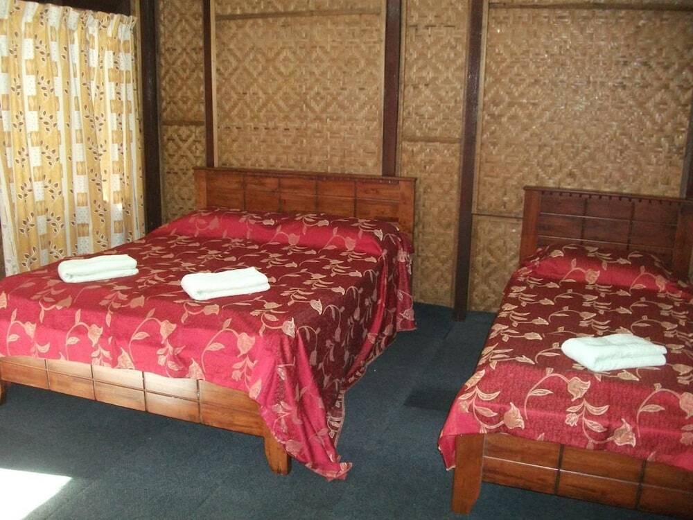 Nusa Holiday Village