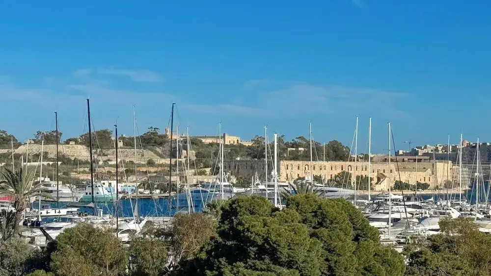 Modern & Large 3BR Stay Near Valletta