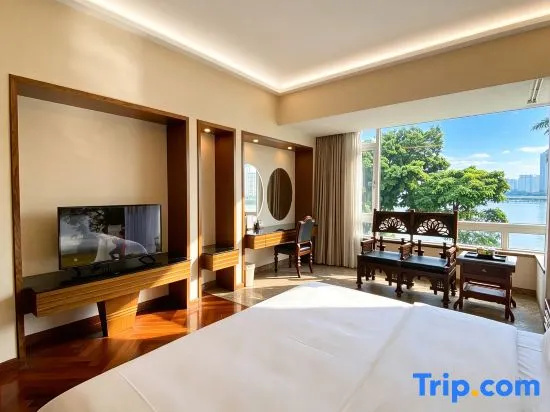 Standard Double room with river view (full double bed)