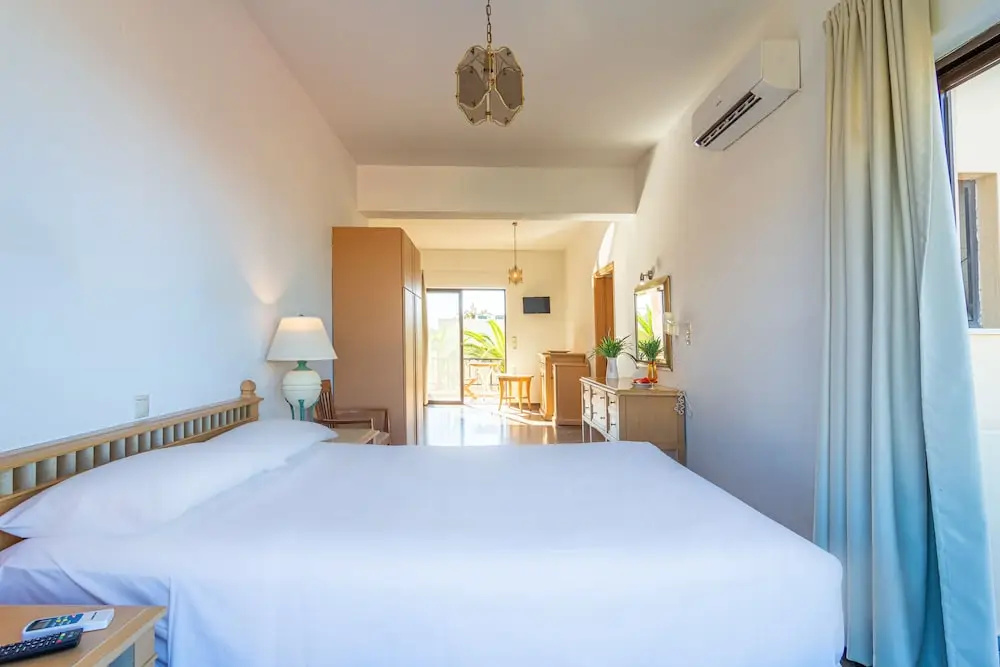 1 Bedroom Family Suite with balcony