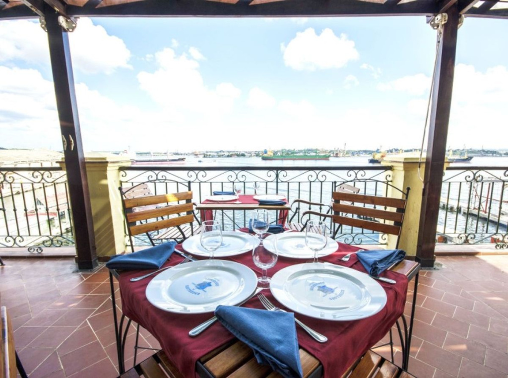 Balcony & Terrace