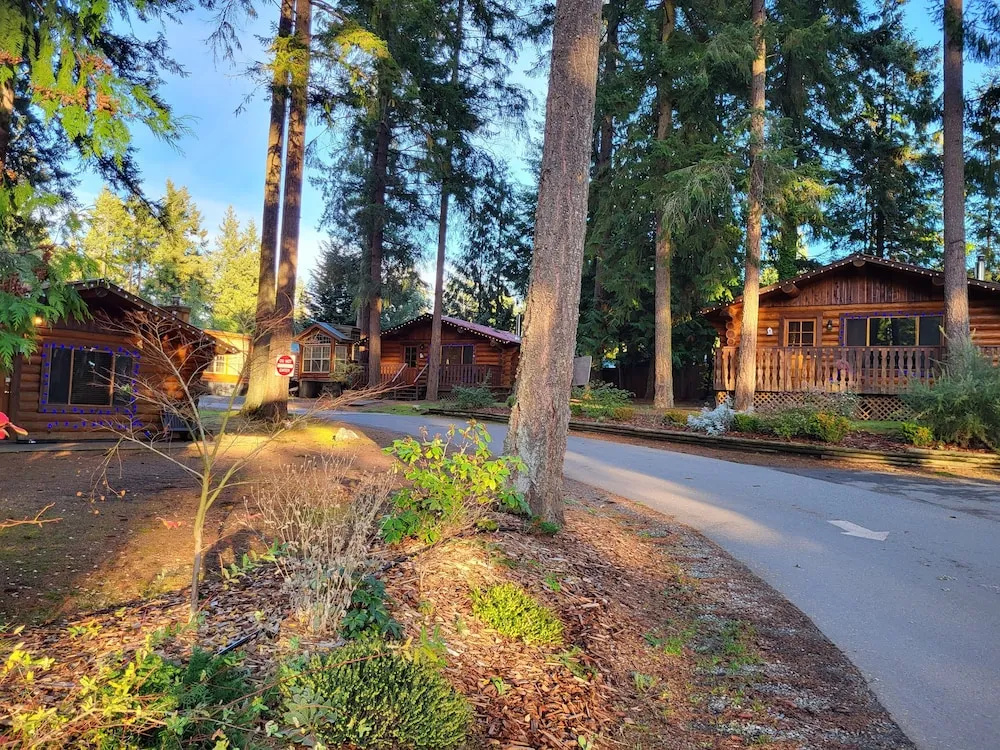 Riverbend Cottages & Rv Resort