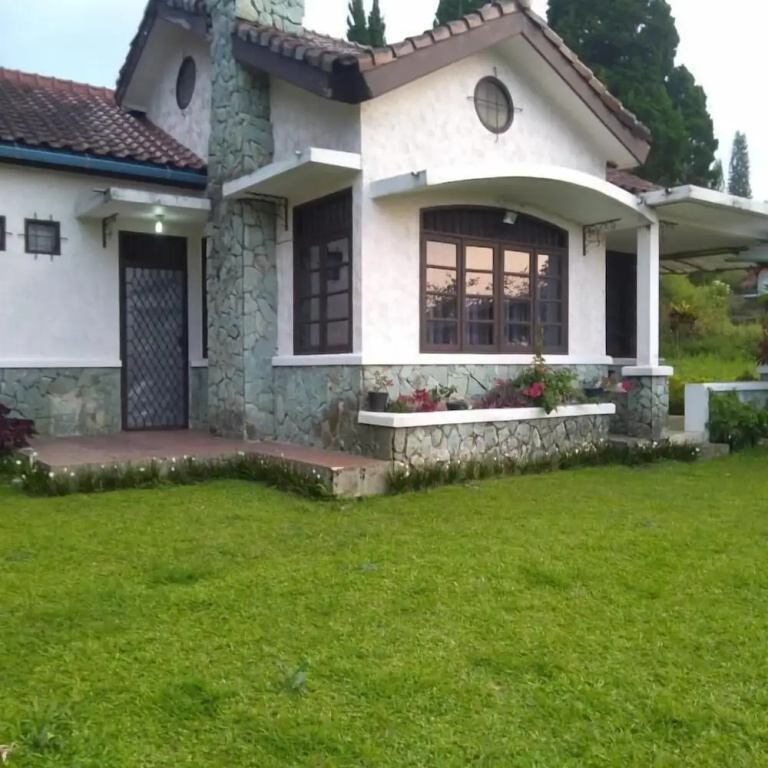 Villa Montana 2 by ABM