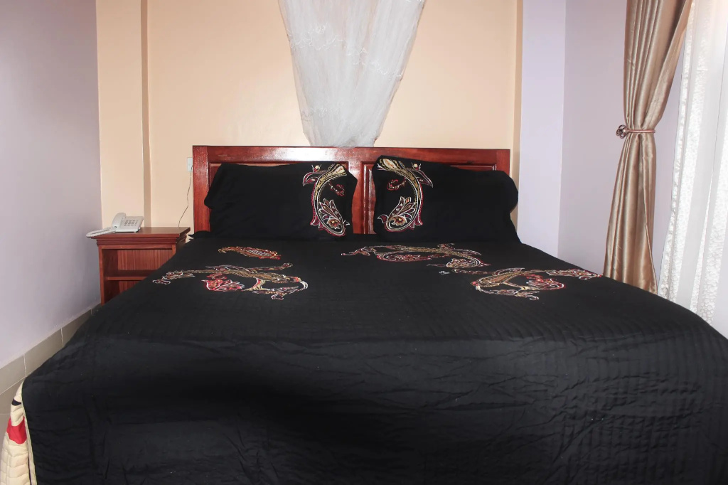 Executive Double room (full double bed)
