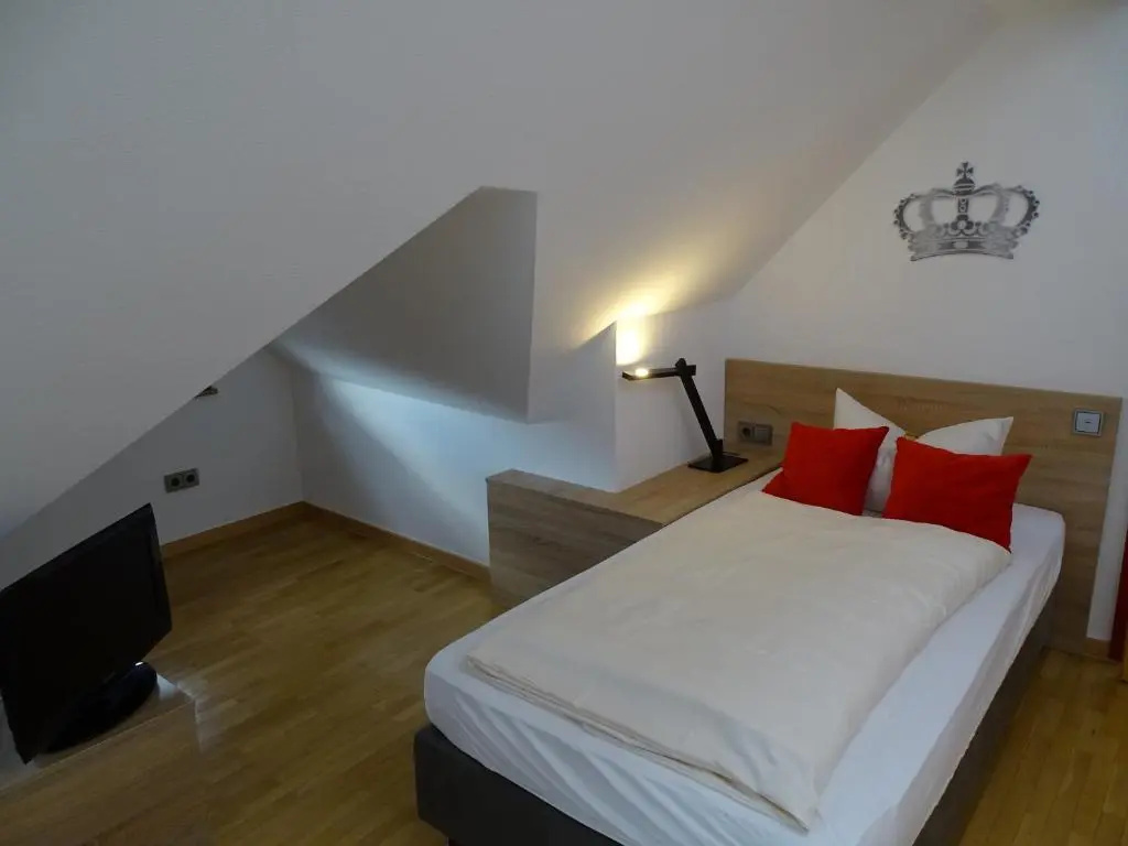 Economy room
