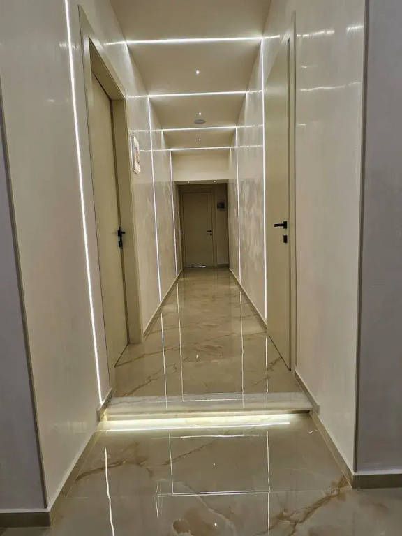 gallery_image_hidden_12