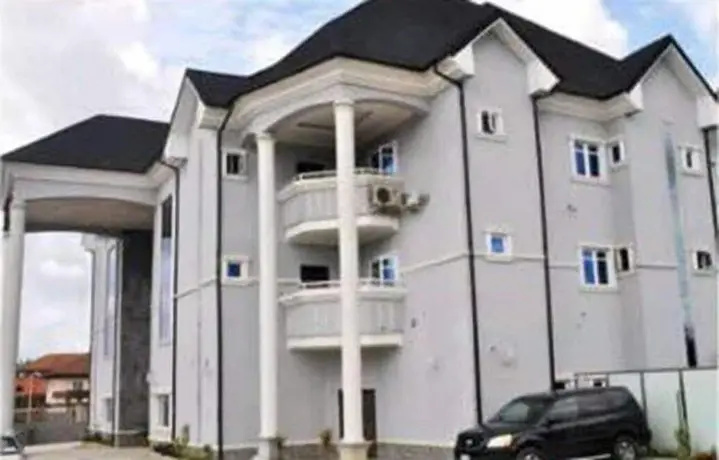 Ice Grand Hotel & Suites