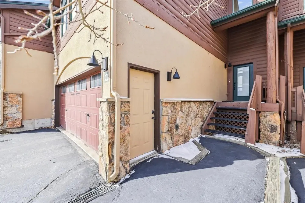 Water Dance Retreat 4 Bedroom Townhouse by RedAwning