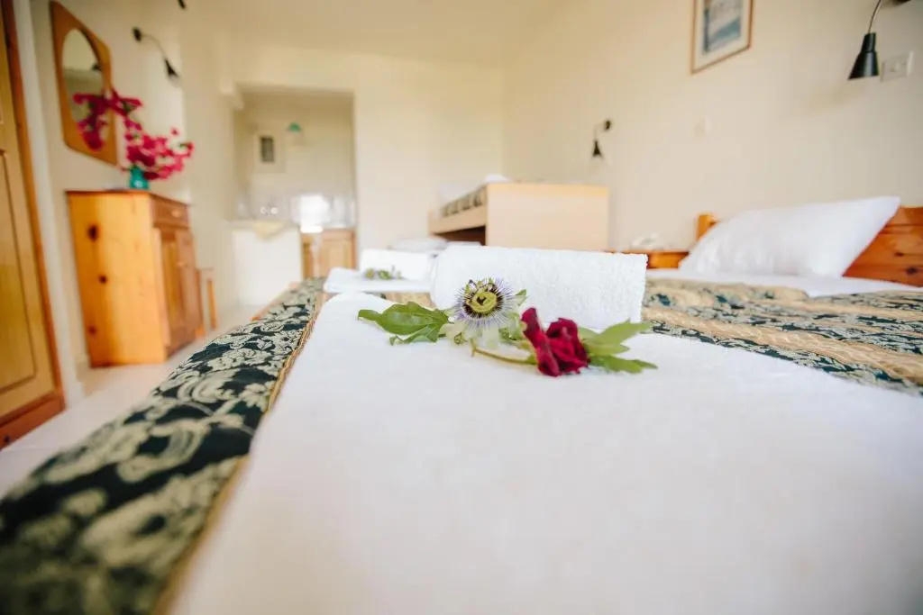 Avra Paradise Aparthotel — 4
