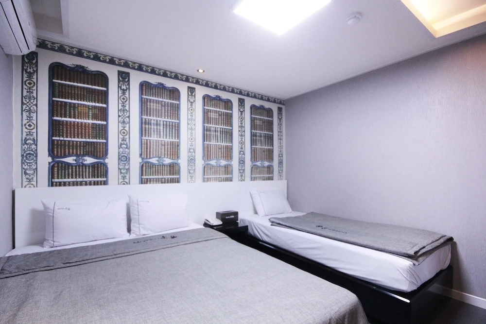 Standard Double room (twin beds)