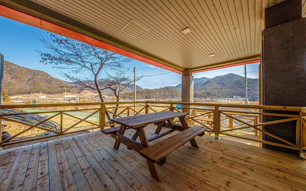 Balcony & Terrace