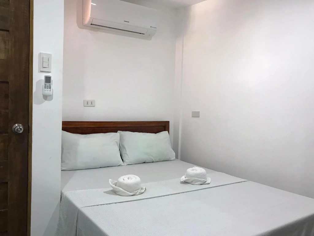 Standard Double room (full double bed)