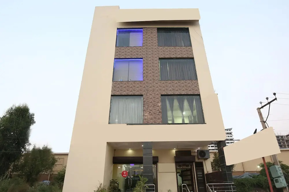 OYO 9956 Hotel Venus