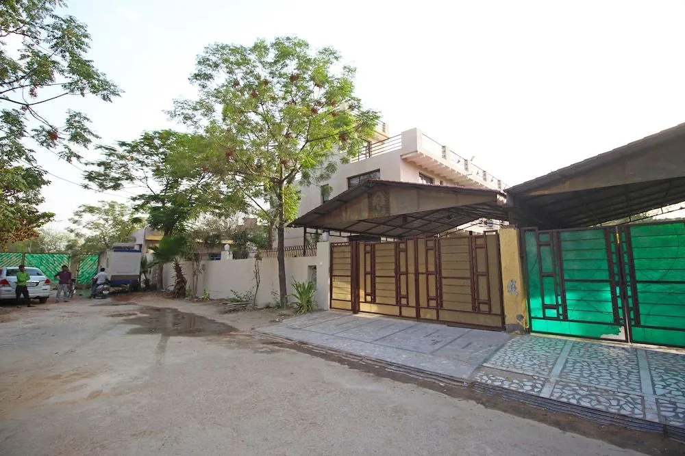 OYO 6495 Hotel Eden Greens