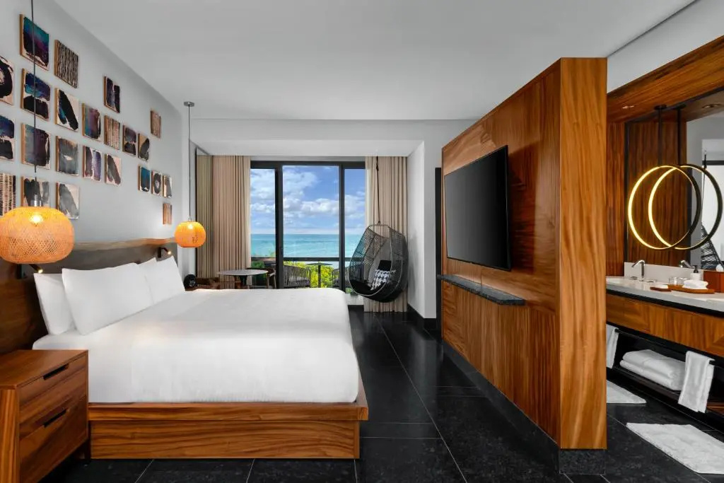 Double room with partial ocean view (twin beds)