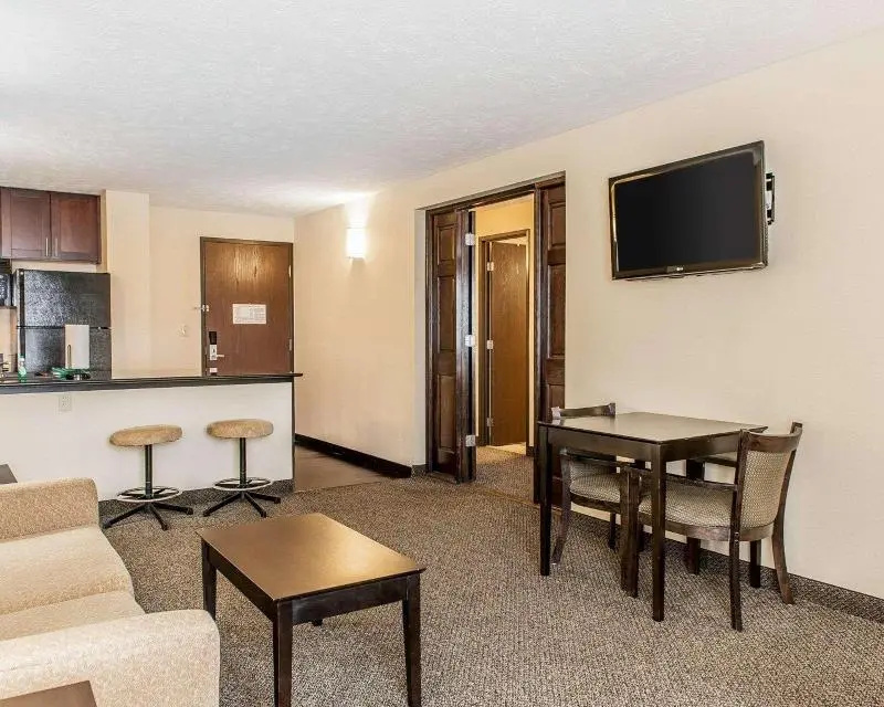 Quality Inn & Suites  Mattoon Area - Chambres