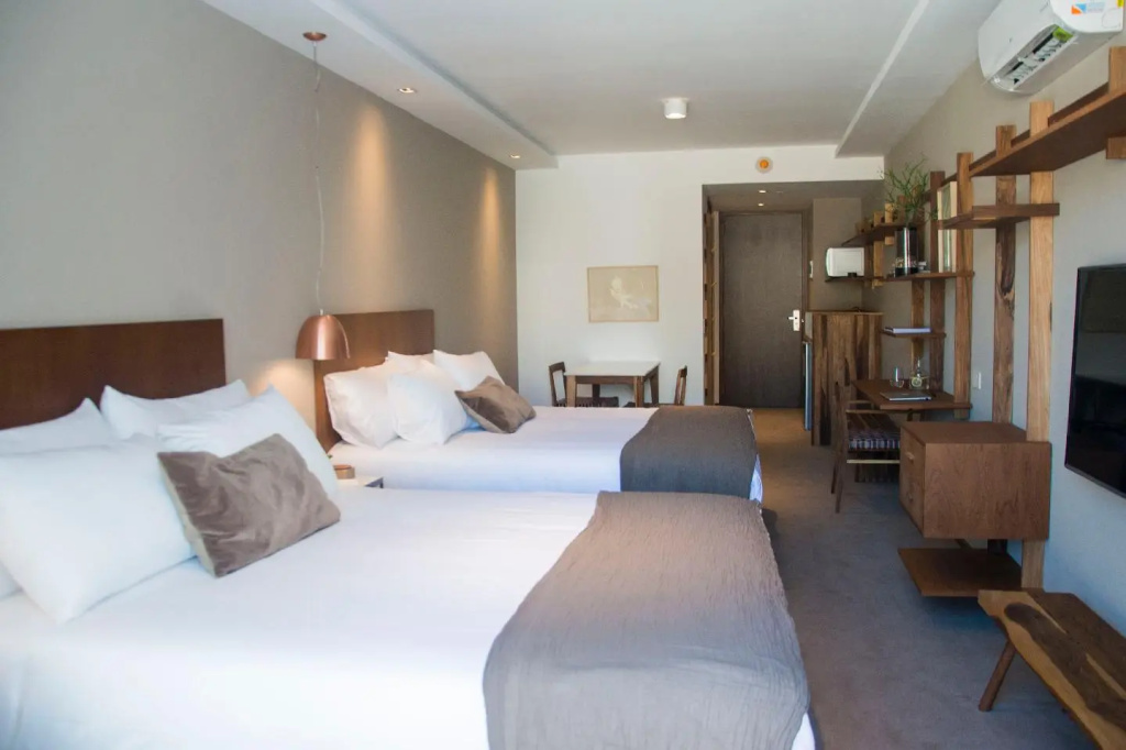 Double Junior Suite (full double bed)
