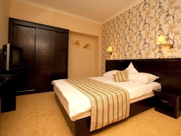 Presidential Double Suite (full double bed) — room photo 1