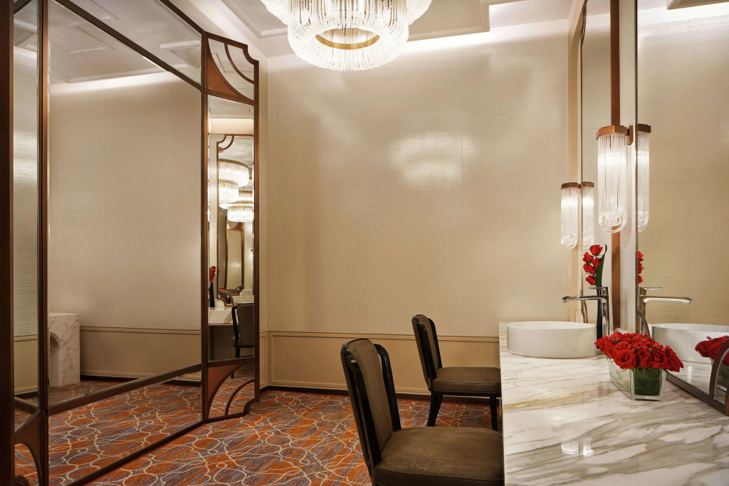 Lobby & Reception