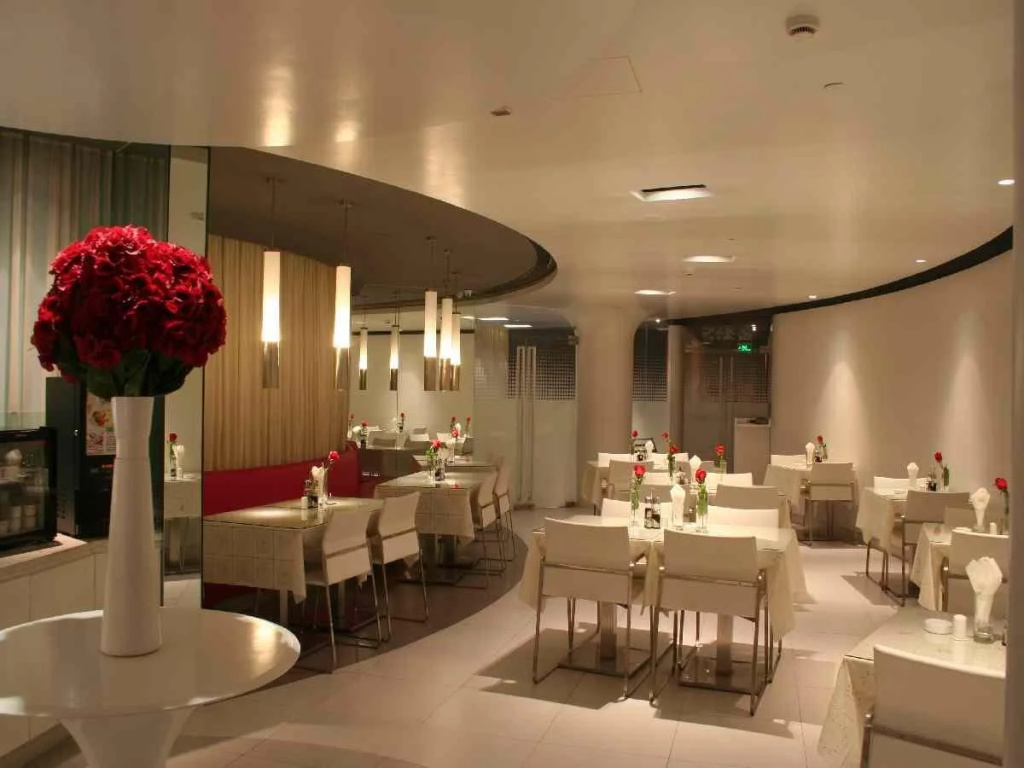 Food & Beverage
