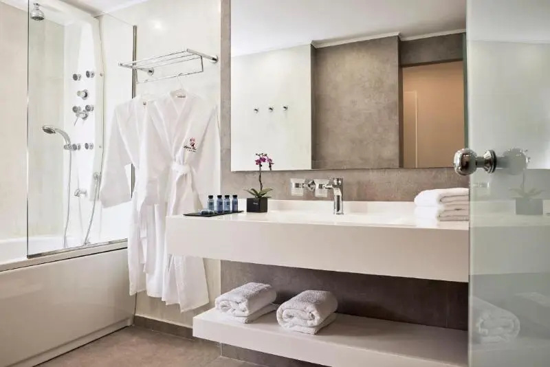 Superior Double room with balcony and with sea view (full double bed)