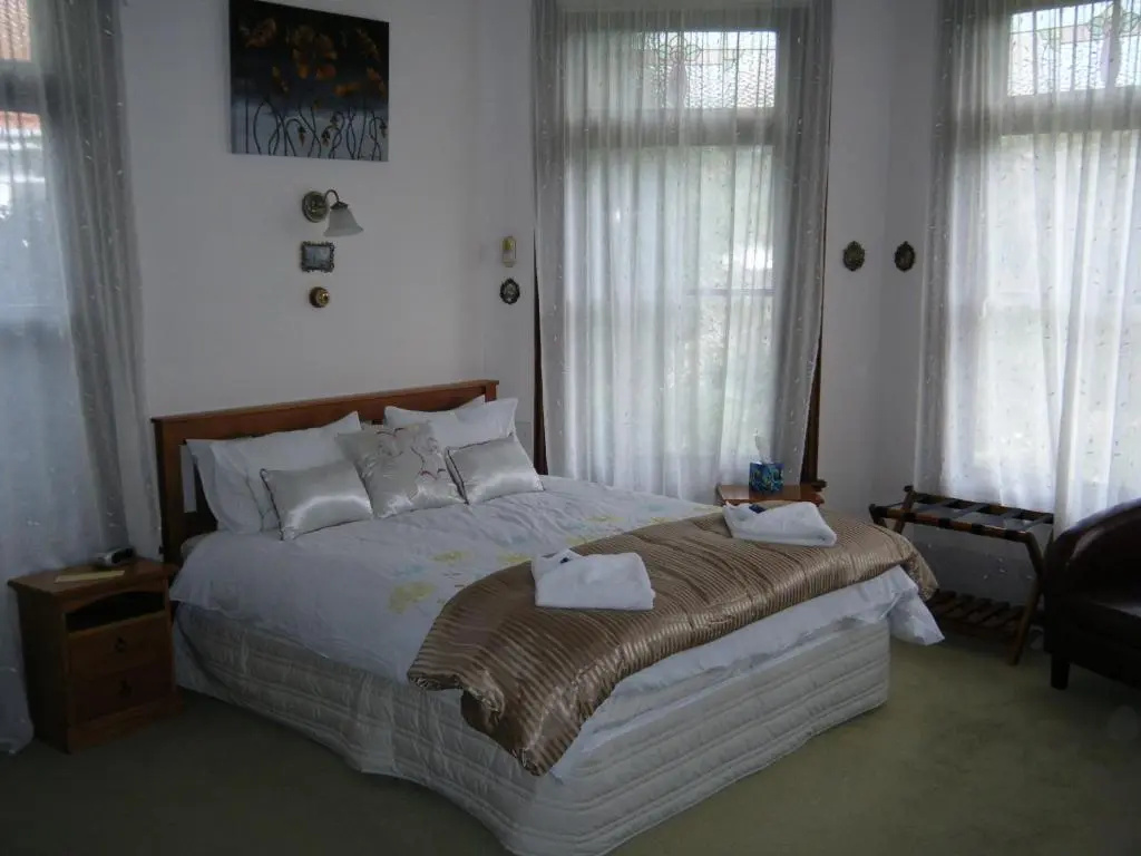 Deluxe Double room with garden view (full double bed)