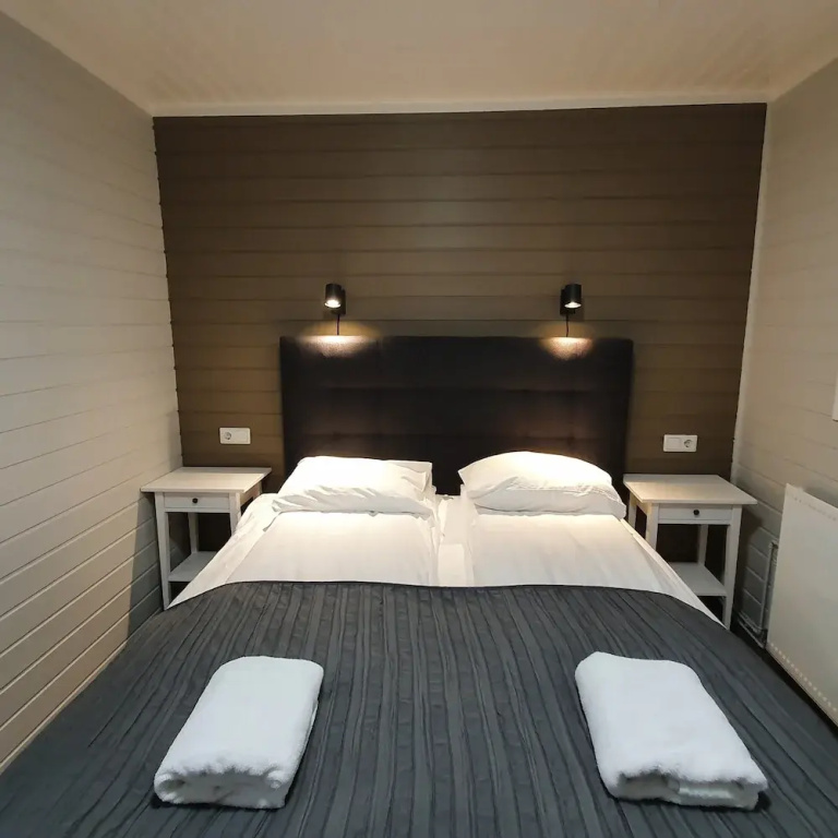 1 Bedroom Cottage with balcony