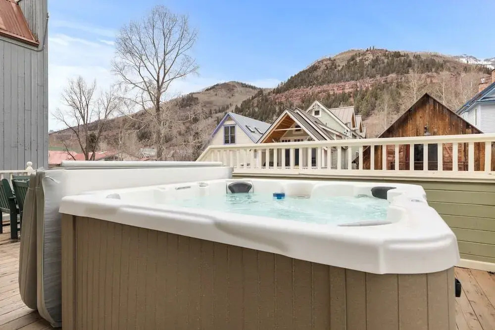 Legacy House - 4 Bedroom Home Mountain View - LLH 56943 1