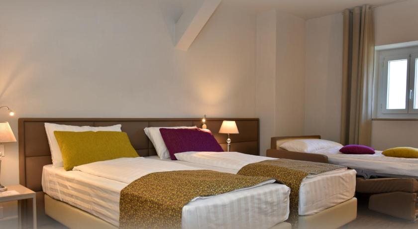 Hotel Alexandra by null