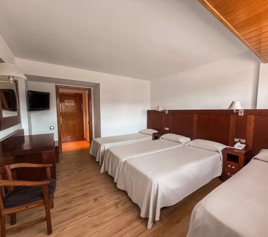 Standard Quadruple room with balcony