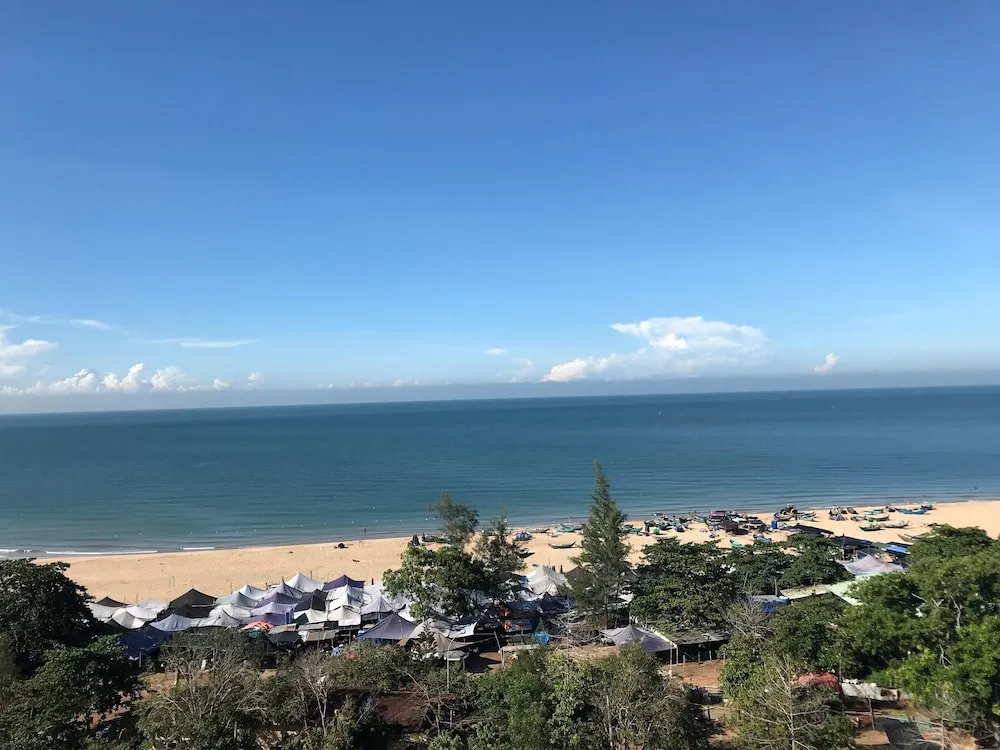Beach & Waterfront