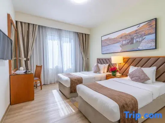 3 Bedrooms Premier Apartment with balcony