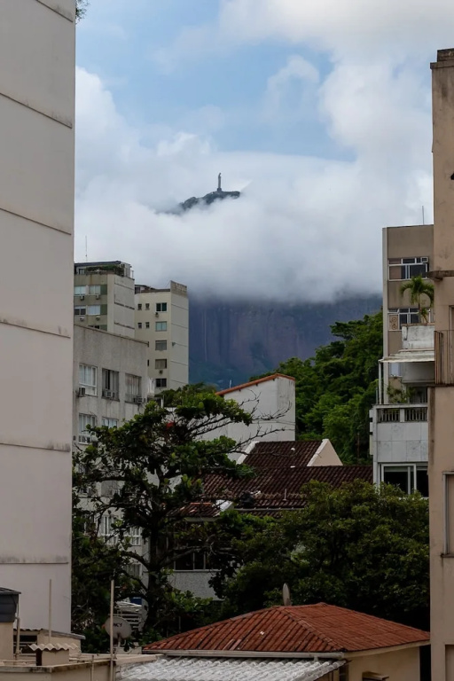 7 Minutes From Ipanema Beach Bt302b