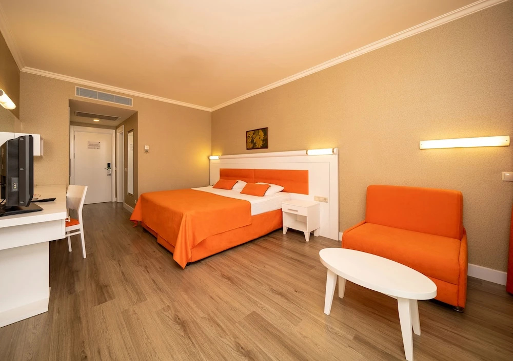 Standard Triple room with balcony