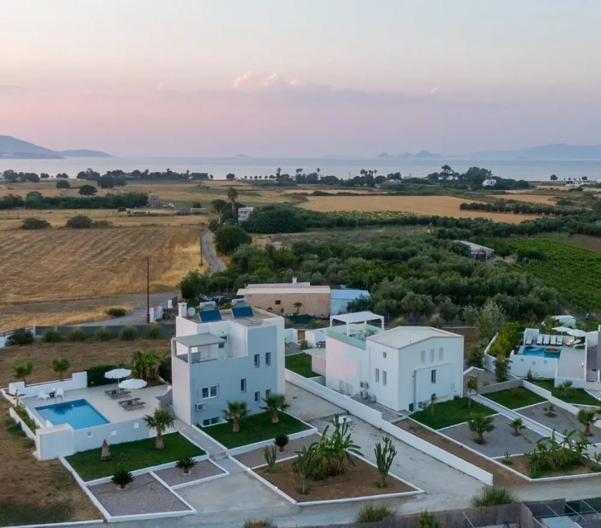 Xenos Villa 4 - Luxury Villa With Private Swimming Pool Near The Sea