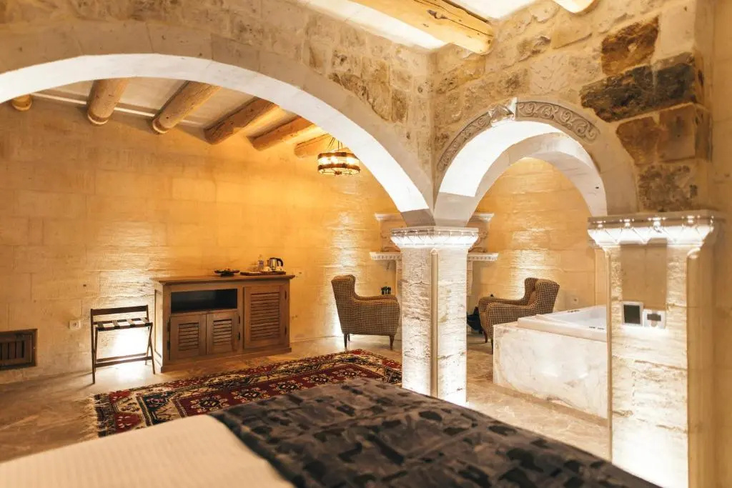 Double Suite (full double bed)