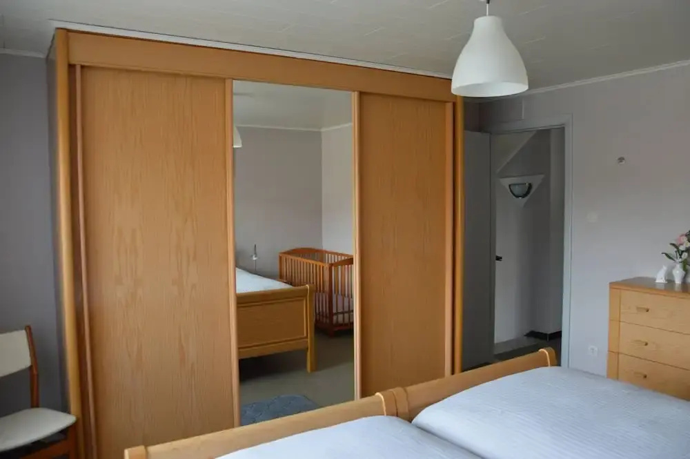 Charming Belgian Getaway in Oudsbergen - 3 Bedrooms & Garden - фото 3