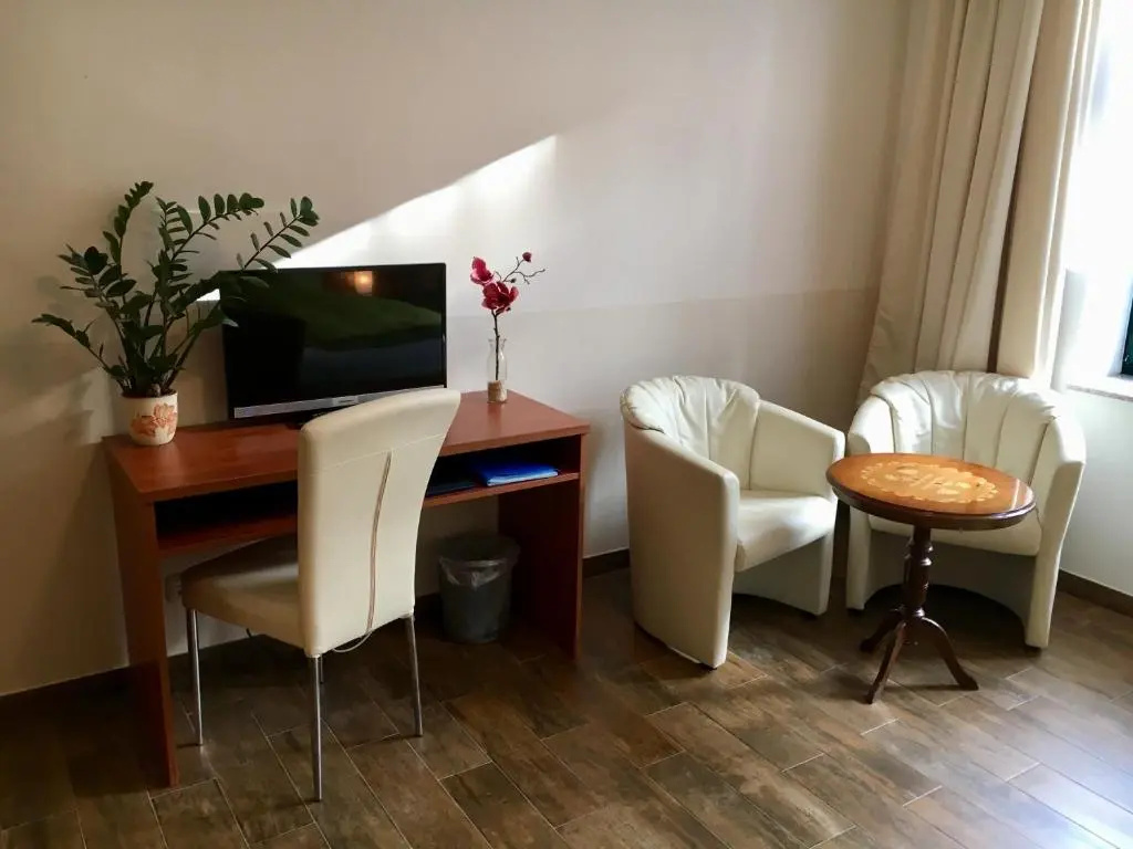 Standard Double room (full double bed)