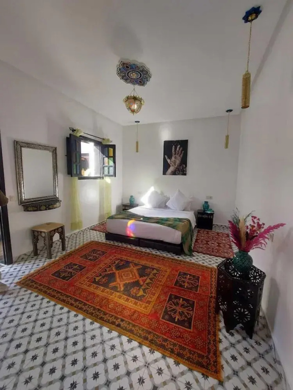 Deluxe Double room (full double bed)