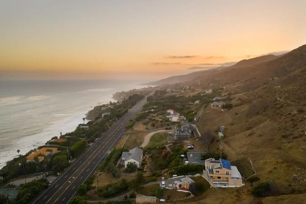 PCH 6 Bluff in Malibu