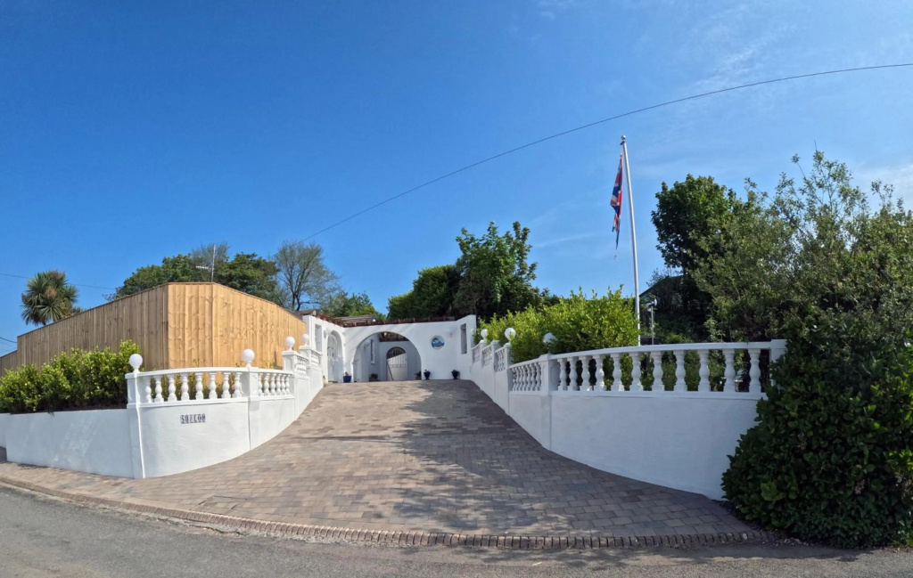 Attractive Bungalow with Private Pool