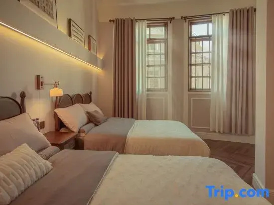 1 Bedroom Suite with view